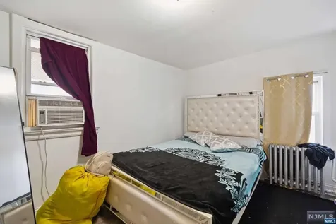 86 Steuben Street East Orange NJ 07018