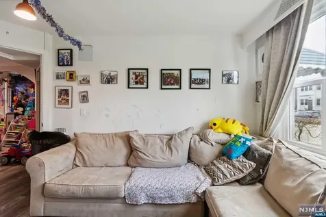 86 Steuben Street East Orange NJ 07018