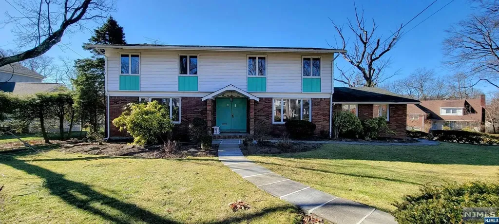 110 Edgemont Place Teaneck NJ 07666