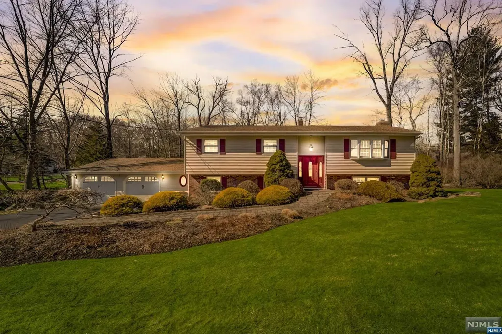 3 Osage Road Oakland NJ 07436