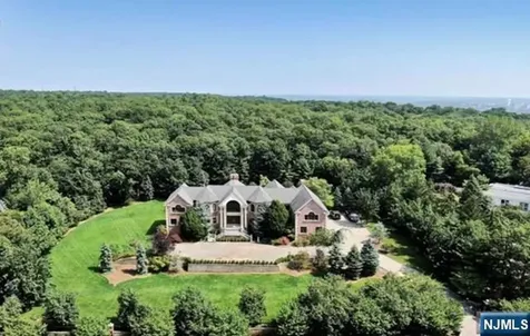 35 Timberline Drive Alpine NJ 07620