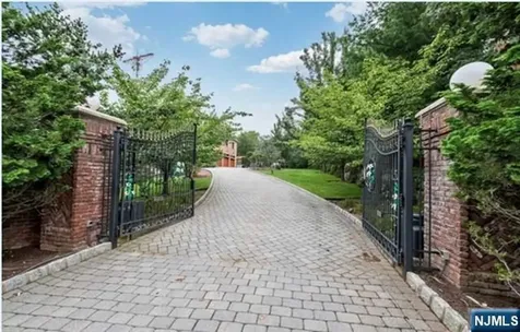 35 Timberline Drive Alpine NJ 07620