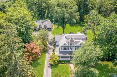 435 Brookside Avenue Allendale NJ 07401