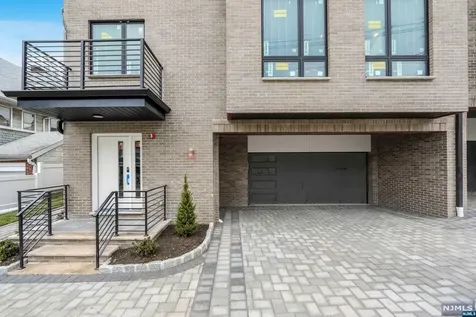109 Henry Avenue Palisades Park NJ 07650