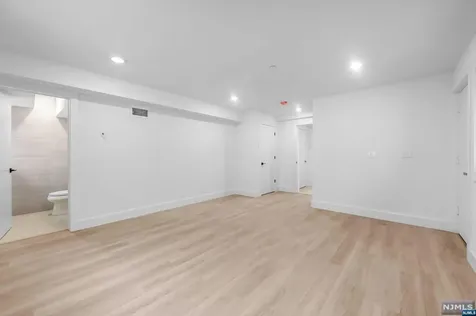 109 Henry Avenue Palisades Park NJ 07650