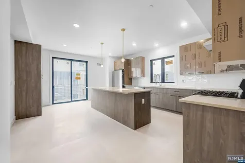 109 Henry Avenue Palisades Park NJ 07650