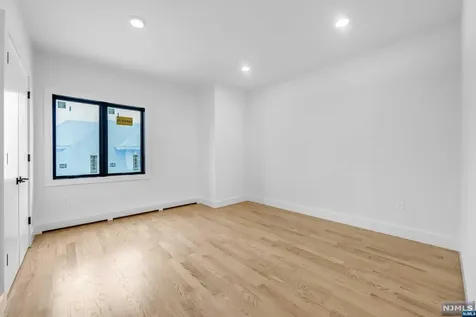 109 Henry Avenue Palisades Park NJ 07650