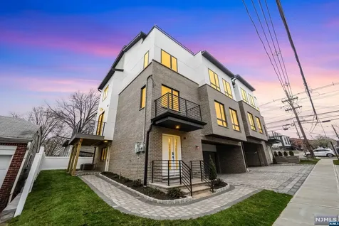 109 Henry Avenue Palisades Park NJ 07650