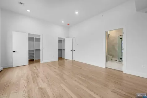 109 Henry Avenue Palisades Park NJ 07650
