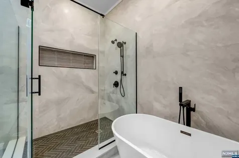 109 Henry Avenue Palisades Park NJ 07650