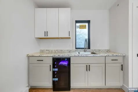 109 Henry Avenue Palisades Park NJ 07650
