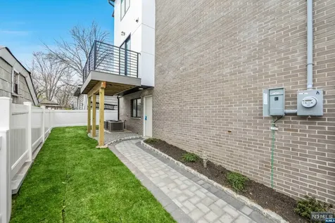 109 Henry Avenue Palisades Park NJ 07650