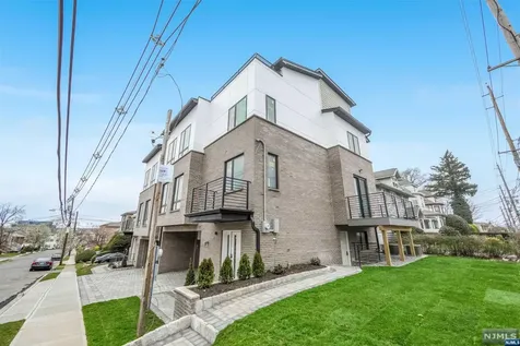 109 Henry Avenue Palisades Park NJ 07650