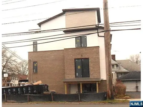 109 Henry Avenue Palisades Park NJ 07650