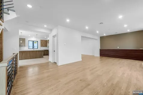 109 Henry Avenue Palisades Park NJ 07650