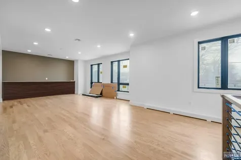 109 Henry Avenue Palisades Park NJ 07650