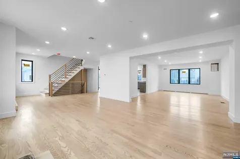 109 Henry Avenue Palisades Park NJ 07650