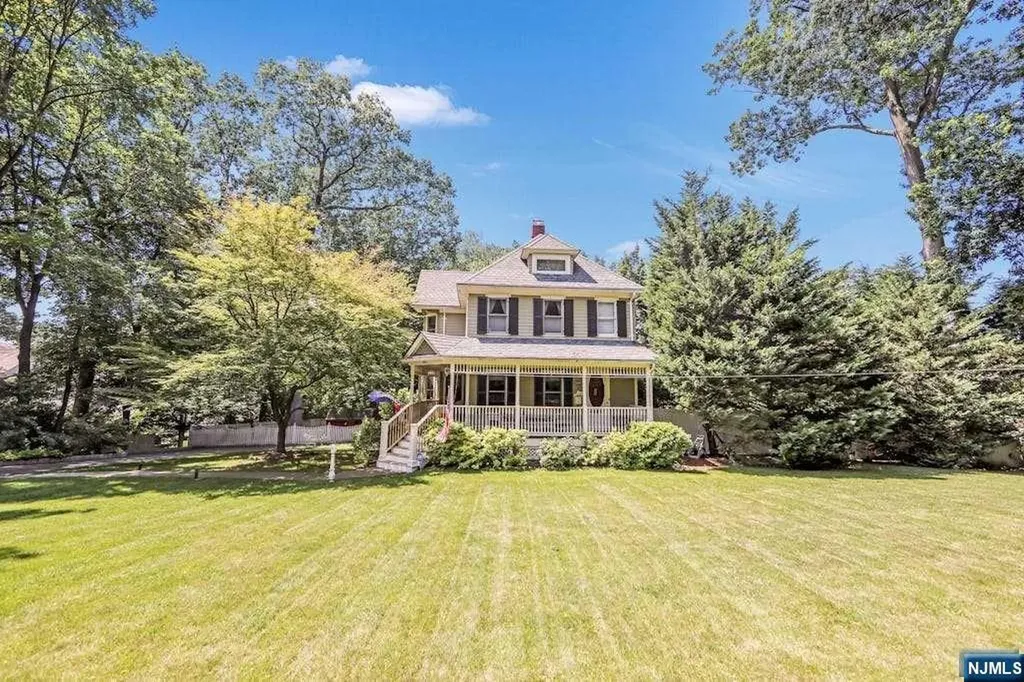 350 W Ridgewood Avenue Ridgewood NJ 07450