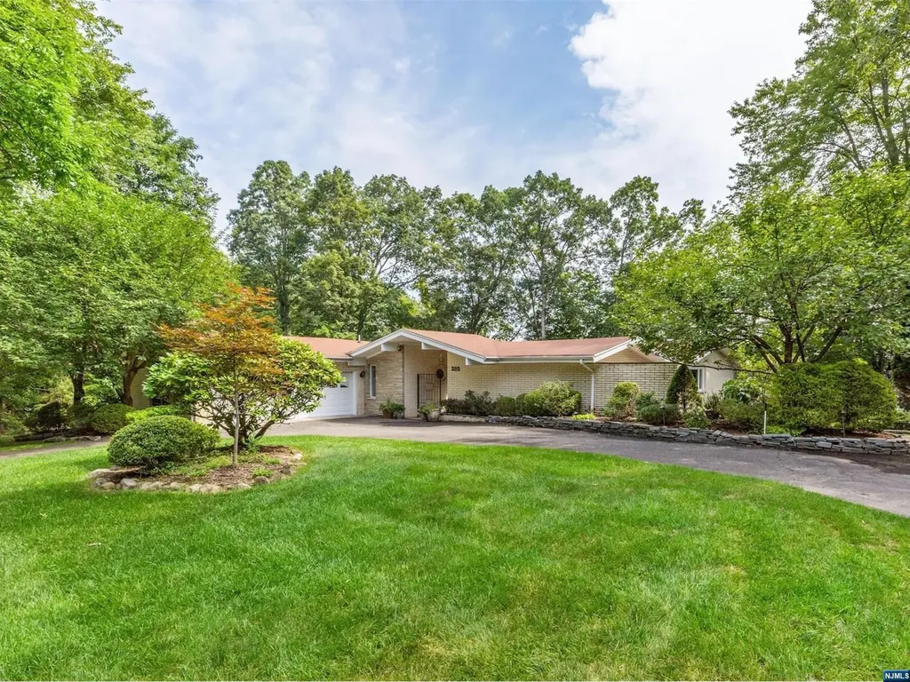 285 Terrace Road Franklin Lakes NJ 07417