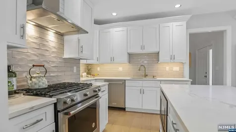 285 Barnstable Drive Wyckoff NJ 07481