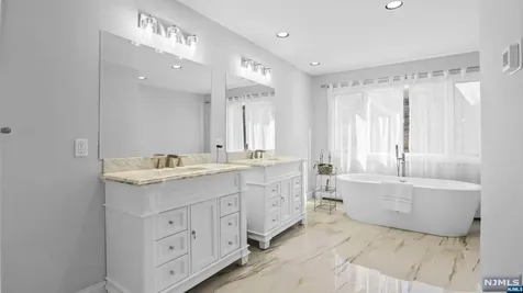 285 Barnstable Drive Wyckoff NJ 07481