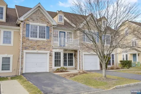 20 Spruce Lane North Haledon NJ 07508