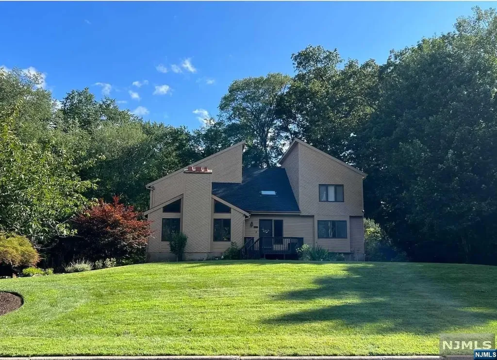642 Orchard Lane Franklin Lakes NJ 07417