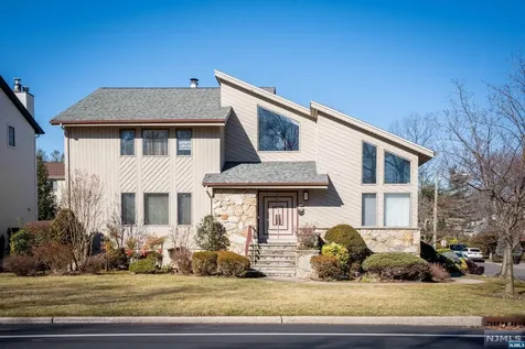 15 Hudson Terrace Englewood Cliffs NJ 07632