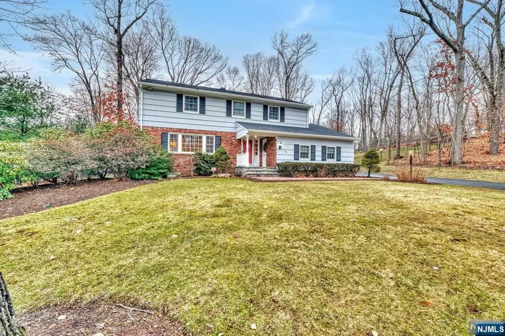 697 Knollwood Road Franklin Lakes NJ 07417