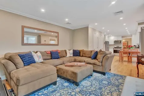 697 Knollwood Road Franklin Lakes NJ 07417