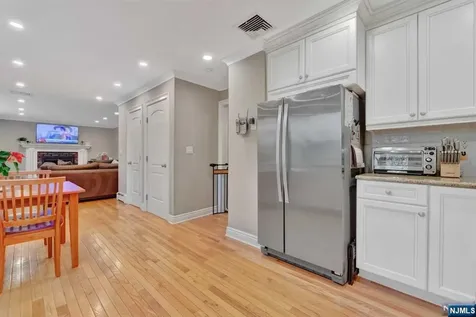697 Knollwood Road Franklin Lakes NJ 07417