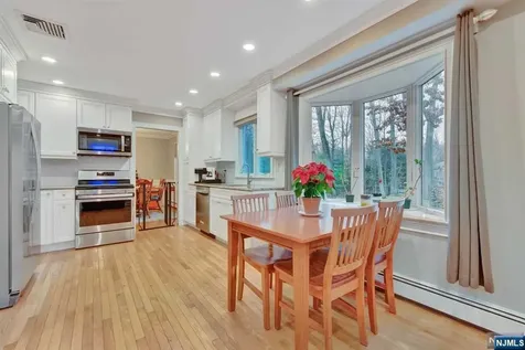 697 Knollwood Road Franklin Lakes NJ 07417