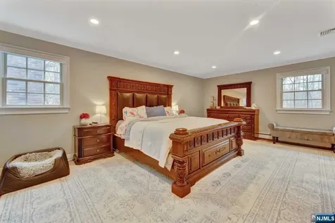 697 Knollwood Road Franklin Lakes NJ 07417