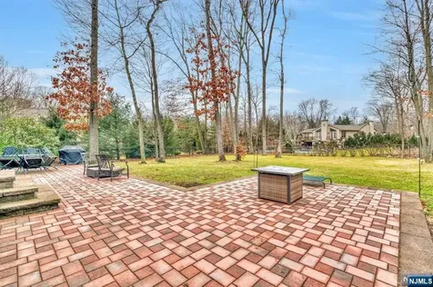 697 Knollwood Road Franklin Lakes NJ 07417