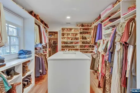 697 Knollwood Road Franklin Lakes NJ 07417