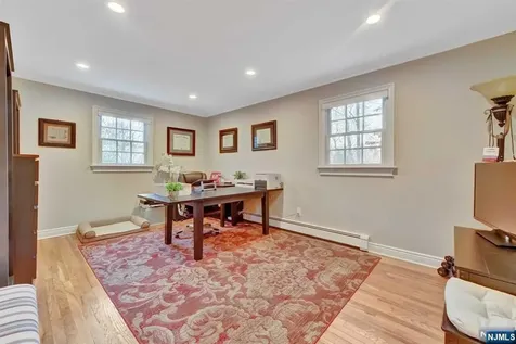 697 Knollwood Road Franklin Lakes NJ 07417