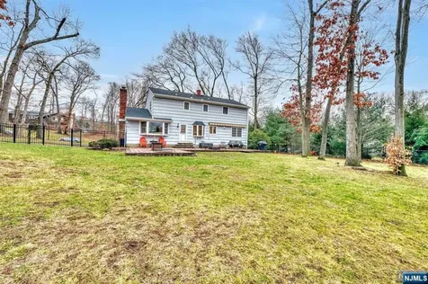 697 Knollwood Road Franklin Lakes NJ 07417