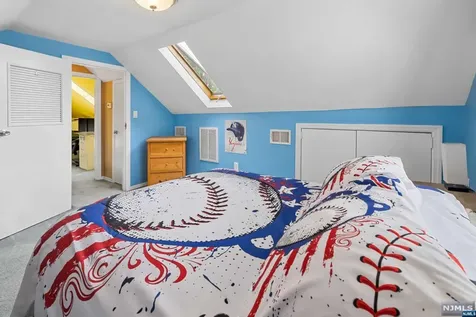 8 Phyllis Road West Orange NJ 07052