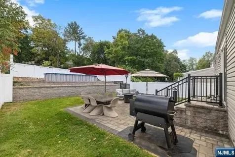 8 Phyllis Road West Orange NJ 07052