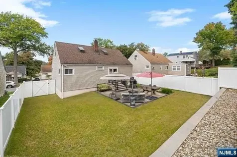 8 Phyllis Road West Orange NJ 07052