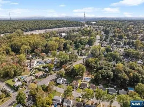 8 Phyllis Road West Orange NJ 07052