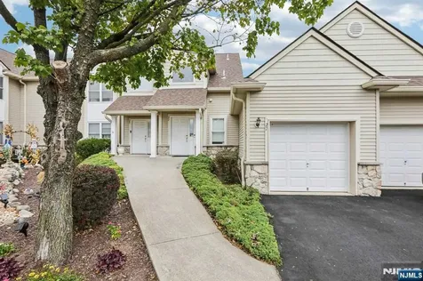 27 Beardslee Circle Hardyston NJ 07419