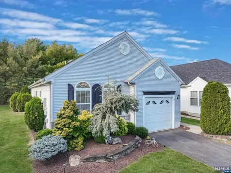 13 Gabriella Circle Manchester NJ 08759