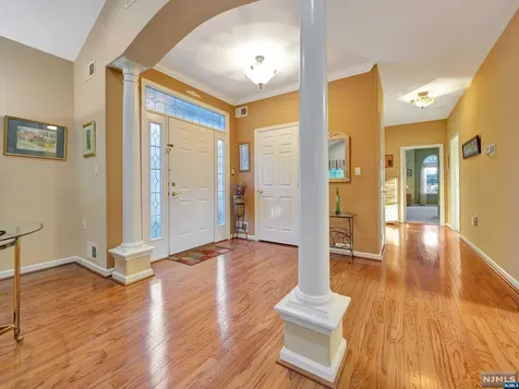 13 Gabriella Circle Manchester NJ 08759