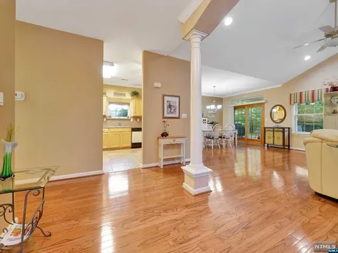 13 Gabriella Circle Manchester NJ 08759