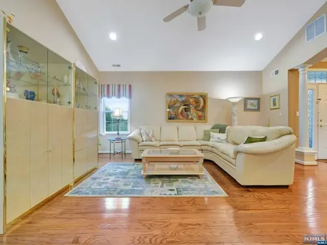 13 Gabriella Circle Manchester NJ 08759