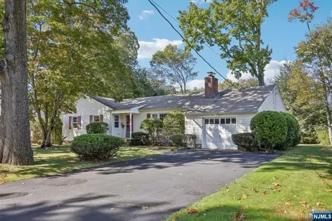 327 Martom Road Wyckoff NJ 07481