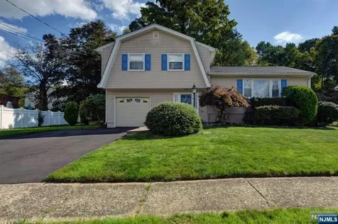 9 Rhonda Place Wanaque NJ 07465