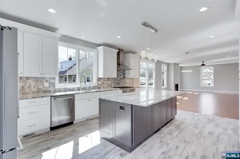 582 Green Valley Road Paramus NJ 07652