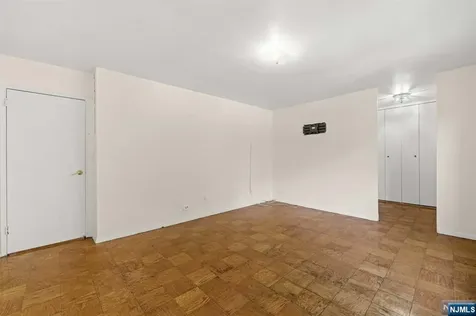 39 E 39th Street Paterson NJ 07514